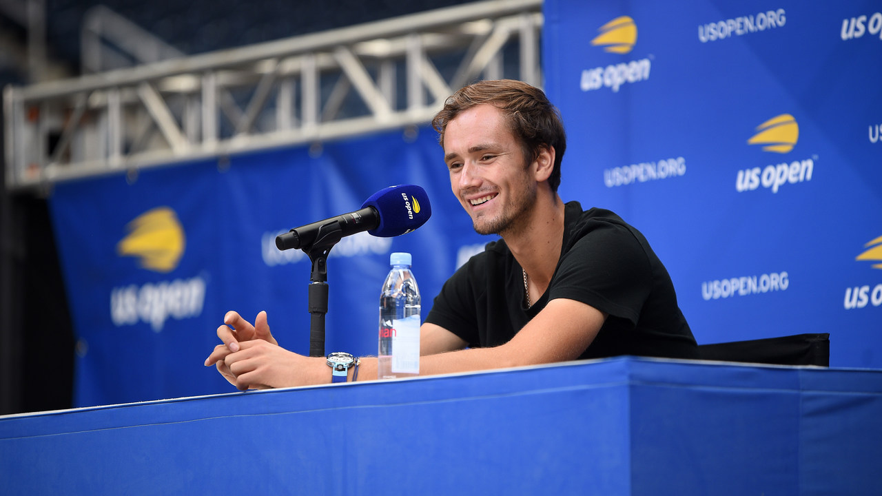 Даниил Медведев: "К числу фаворитов US Open я себя не отношу" Даниил Медведев: "К числу фаворитов US Open я себя не отношу"