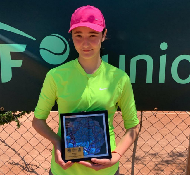 Исхафан. Зейналова выиграла дебютный юниорский титул