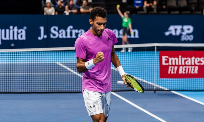 Базель. Оже-Альяссим выиграл девятый матч подряд, Алькарас сыграет в четвертьфинале Базель. Оже-Альяссим выиграл девятый матч подряд, Алькарас сыграет в четвертьфинале