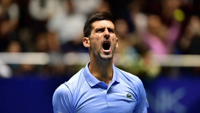 Астана. Джокович победил Циципаса и выиграл 90-й титул в карьере Астана. Джокович победил Циципаса и выиграл 90-й титул в карьере