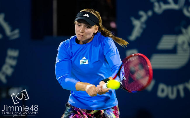 Дубай. Рыбакина справилась с Андрееску, Роджерс вышла во второй раунд Дубай. Рыбакина справилась с Андрееску, Роджерс вышла во второй раунд