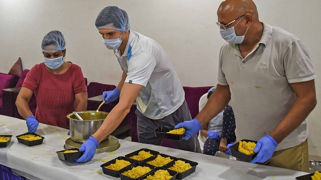 Теннисист из Молдовы помогает нуждающимся в Индии во время пандемии Теннисист из Молдовы помогает нуждающимся в Индии во время пандемии