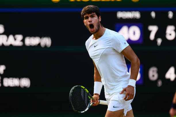 Алькарас победил Руне и впервые сыграет в полуфинале Уимблдона