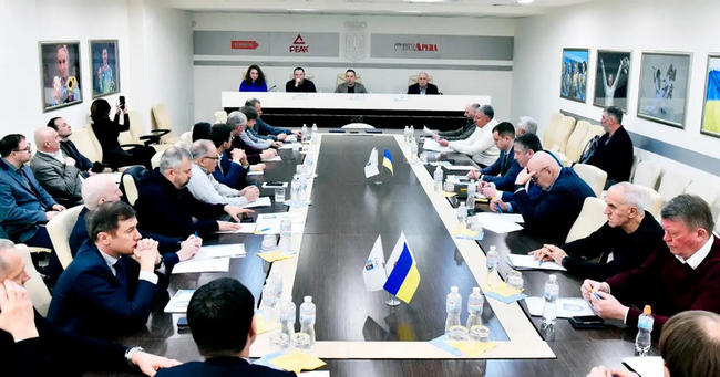 Глава НОК хочет, чтобы украинские теннисисты не играли в турнирах с россиянами, но ФТУ утверждает, что из-за этого они не попадут на Олимпиаду