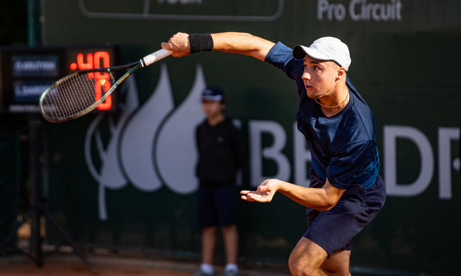 Тенерифе. Крутых одержал разгромную победу на старте турнира Тенерифе. Крутых одержал разгромную победу на старте турнира