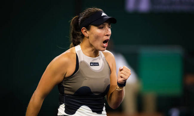 Индиан-Уэллс. Пегула одержала непростую победу в матче с Джорджи, Бенчич выбыла из борьбы Индиан-Уэллс. Пегула одержала непростую победу в матче с Джорджи, Бенчич выбыла из борьбы