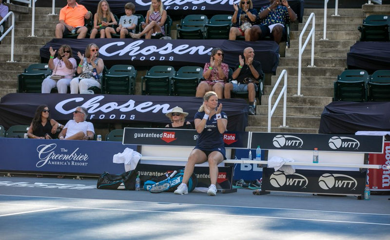 Зрители на командном турнире в США не соблюдают масочный режим, несмотря на изначальные правила (ФОТО) Зрители на командном турнире в США не соблюдают масочный режим, несмотря на изначальные правила (ФОТО)