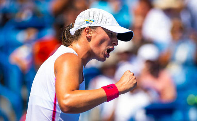 Цинциннати. Швёнтек и Гауфф встретятся в полуфинале, Мухова прошла на отказе Боузковой Цинциннати. Швёнтек и Гауфф встретятся в полуфинале, Мухова прошла на отказе Боузковой